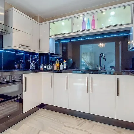 3 Bedroom Amazing In Calahonda アパート Sitio de Calahonda